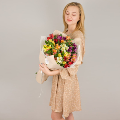 Букет из цветных альстромерий 50406