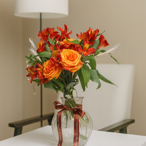 Букет из оранжевых роз в вазе. Сет N 82234