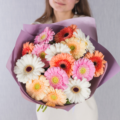 Букет из мини-гербер в нежных оттенках N 35812 Букет из мини-гербер в нежных оттенках N 35812