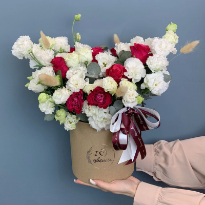 Коробка с розами и эустомой N 67000 Коробка с розами и эустомой N 67000