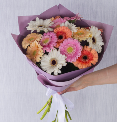 Букет из мини-гербер в нежных оттенках N 35812 Букет из мини-гербер в нежных оттенках N 35812