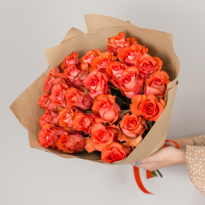 Букет из оранжевых 25 роз 40 см. в упаковке 45007-Ор